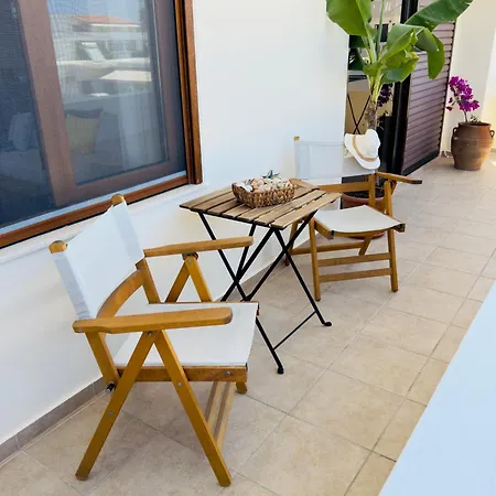 White Lily Apartment *